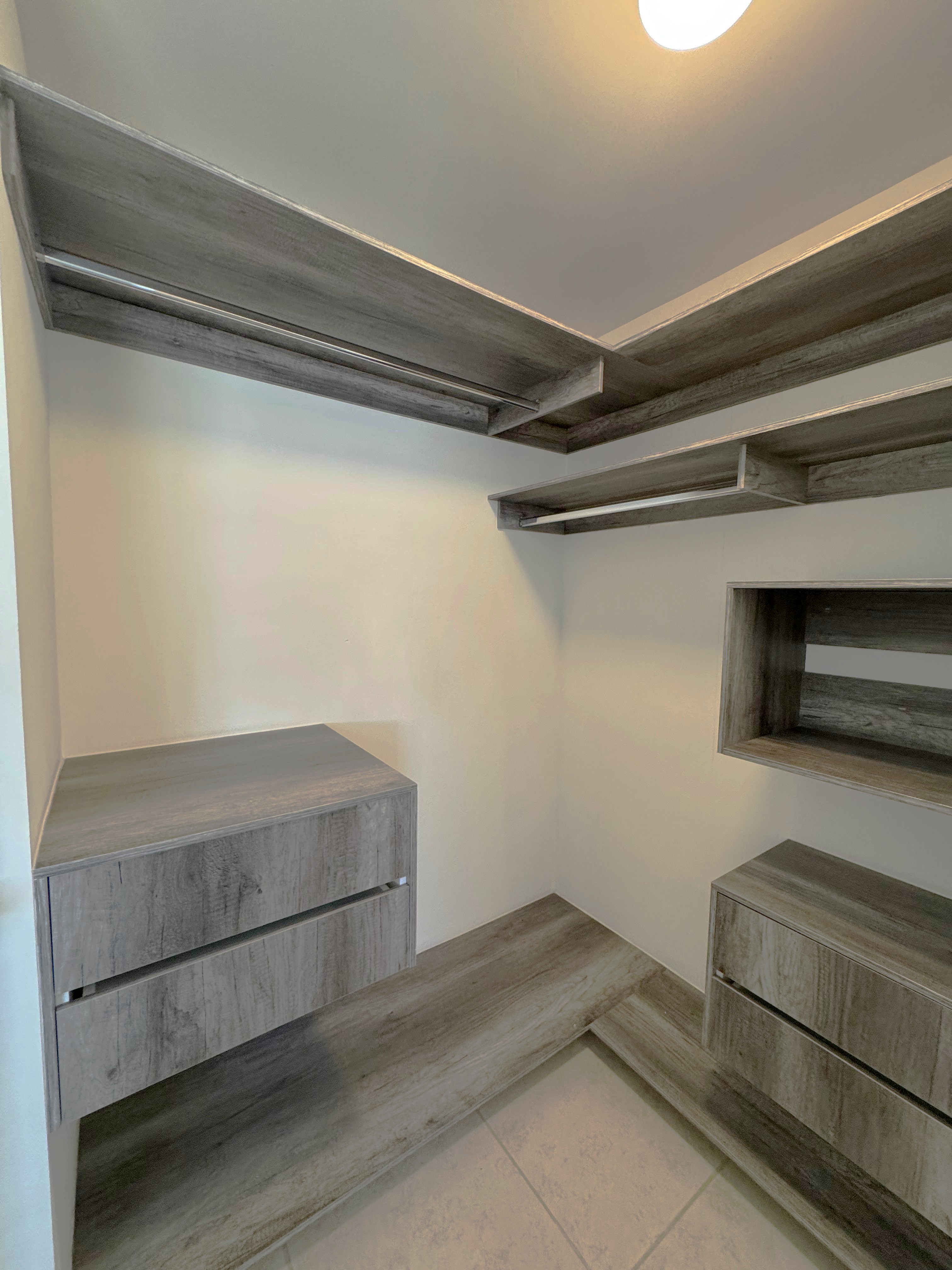 Se VENDE hermosa casa nueva  en fraccionamiento privado en León Gto